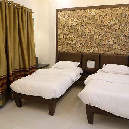 Hotel Pushpak Park Osmanabad Екстериор снимка