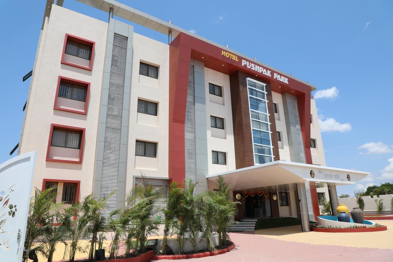Hotel Pushpak Park Osmanabad Екстериор снимка