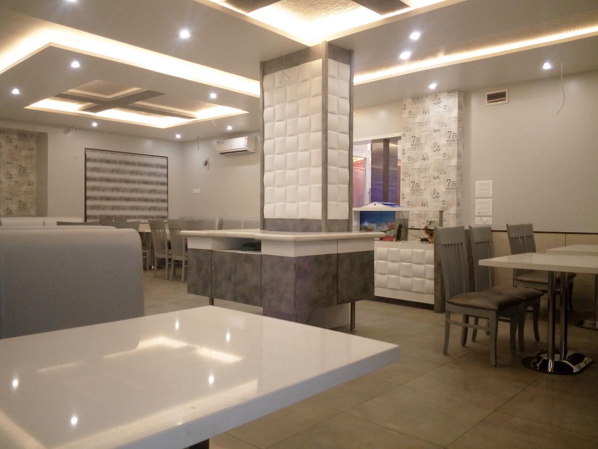 Hotel Pushpak Park Osmanabad Екстериор снимка