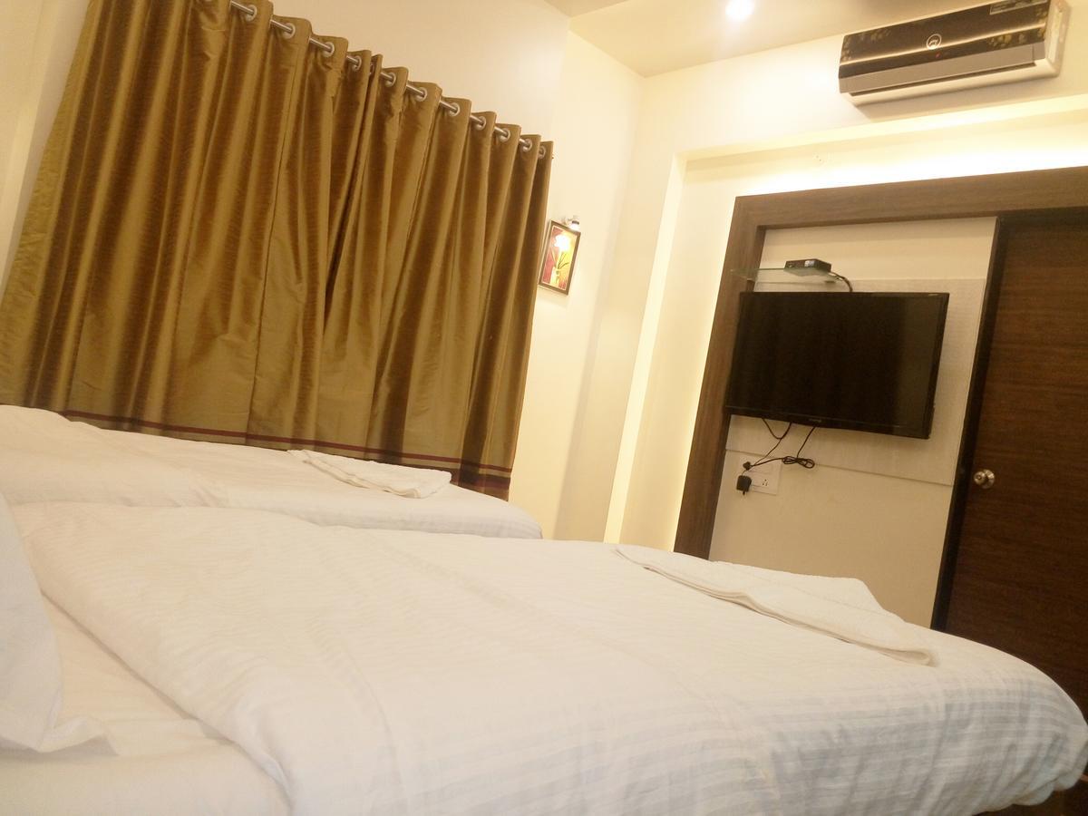 Hotel Pushpak Park Osmanabad Екстериор снимка